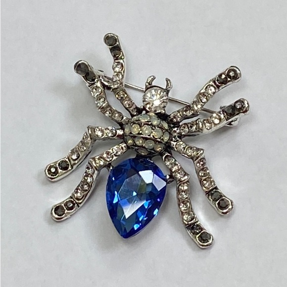 Spider Brooch - Picture 3 of 9
